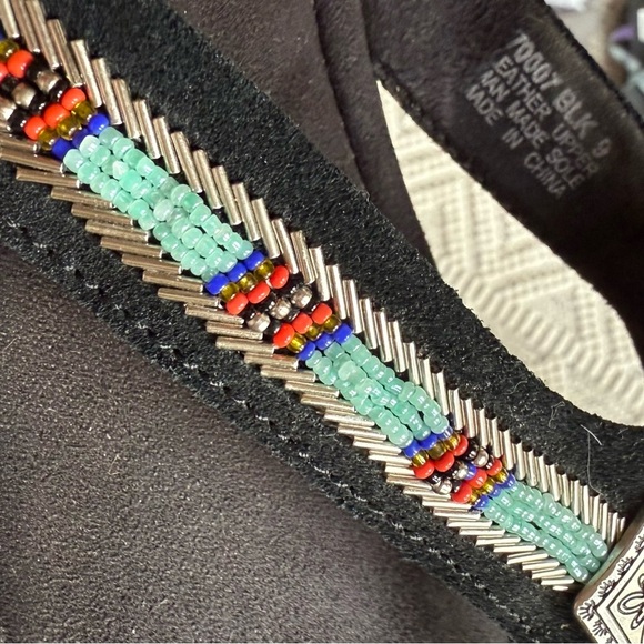 Minnetonka Beaded Leather Thong Sandals Black w Silver Accents Women’s Sz 9 - Picture 10 of 10
